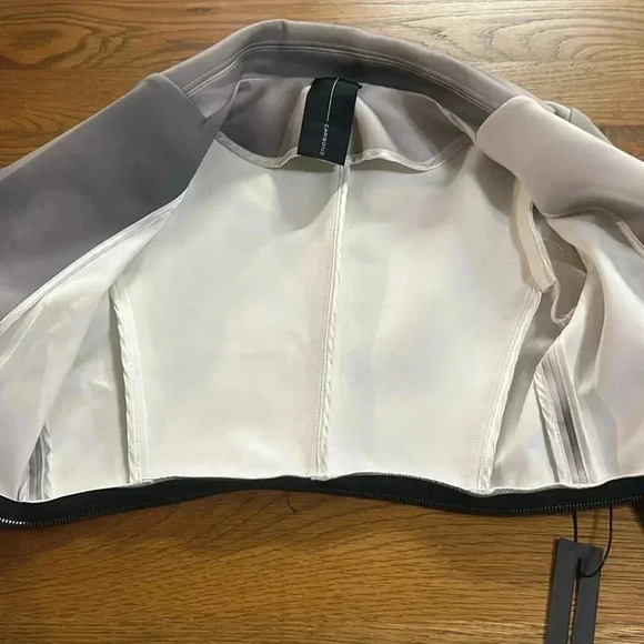 NWT Carbon 38 HTF Black and White Ocean Wave Scene zipper Cropped blazer, Xs‎ - Picture 5 of 7